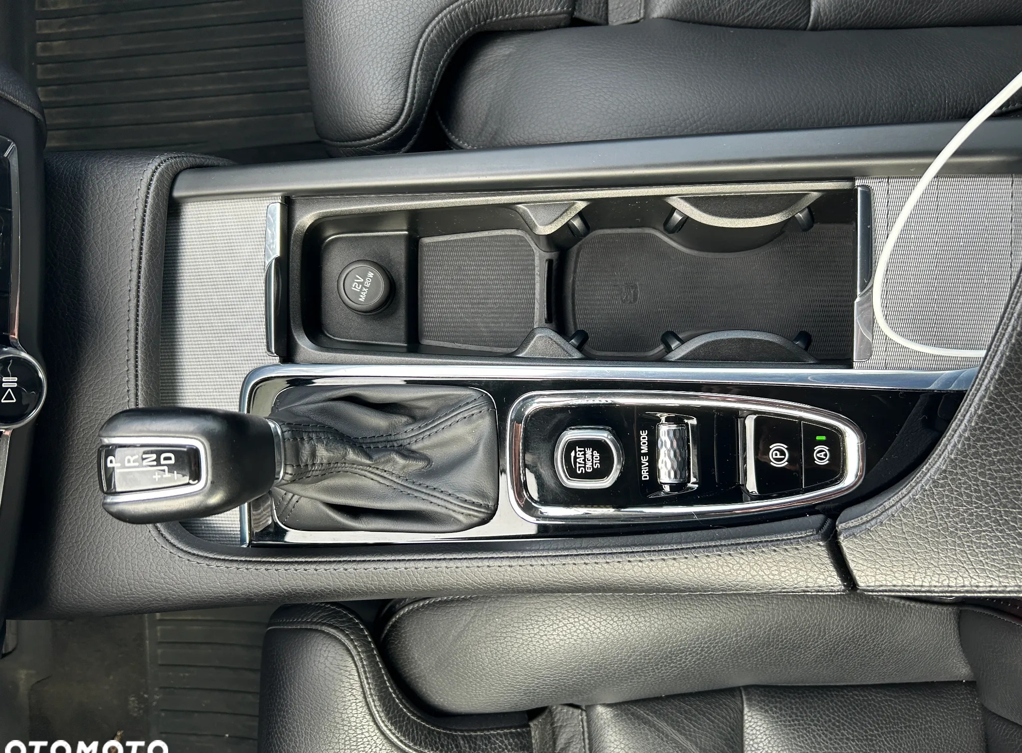 Volvo V90 Cross Country cena 142677 przebieg: 160000, rok produkcji 2019 z Kielce małe 596